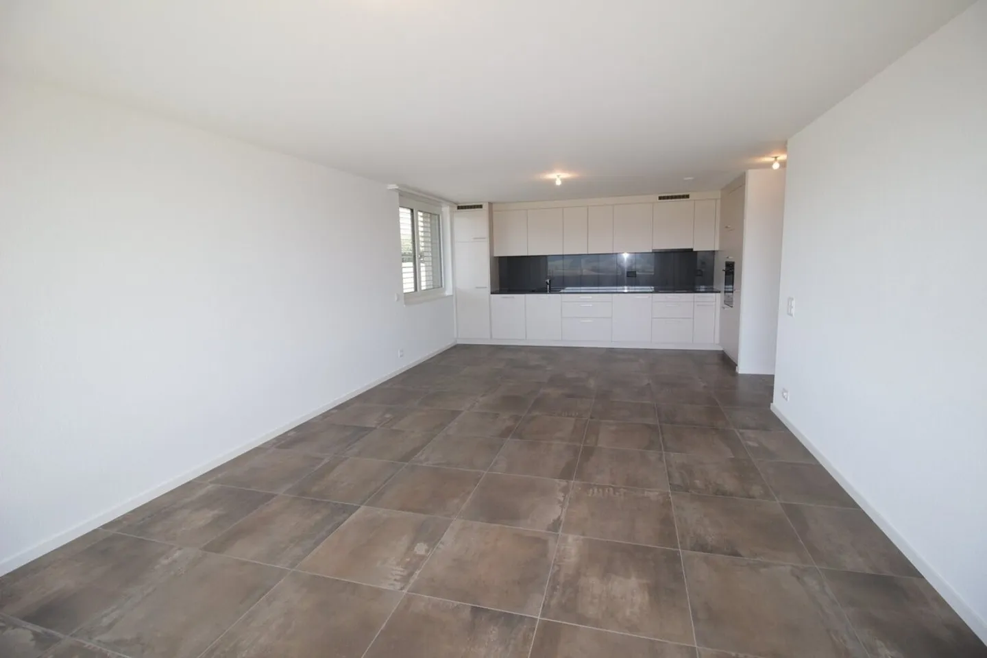 Wunderschöne 3,5-Zimmer-Wohnung in einem modernen Minergie-Gebäude - Foto 5 von 13