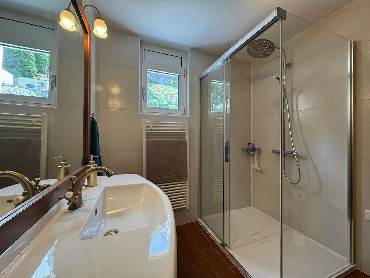 Panorama-Penthouse mit großer Terrasse und Seeblick - Foto 7 von 13