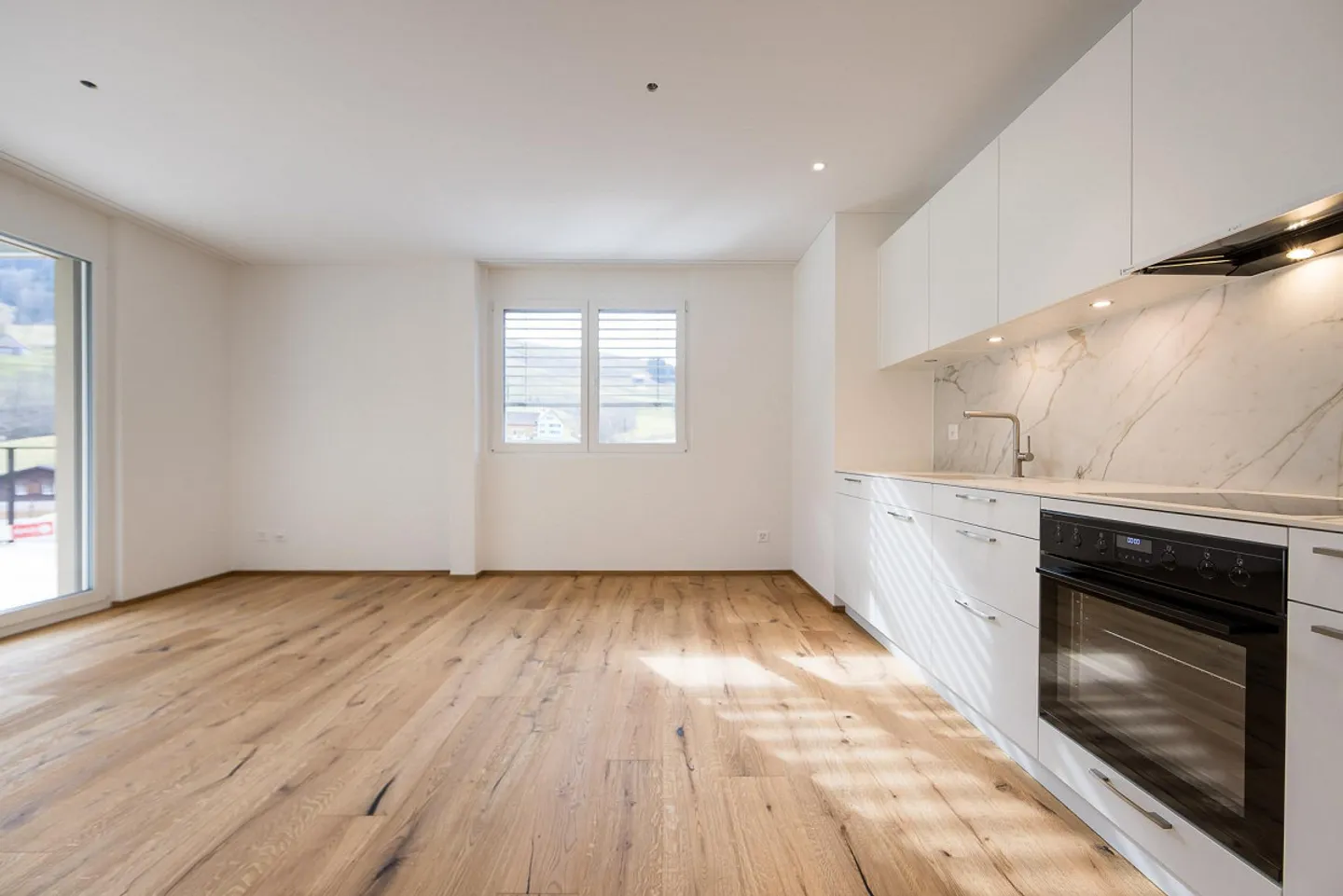Appartamento unico di 3,5 stanze con grande terrazza - Foto 2 di 11