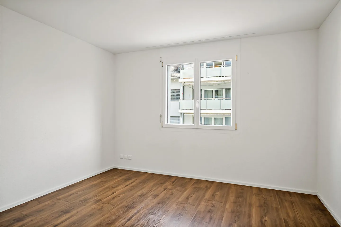 3.5 Room Apartment Near the Lake - Photo 4 of 10