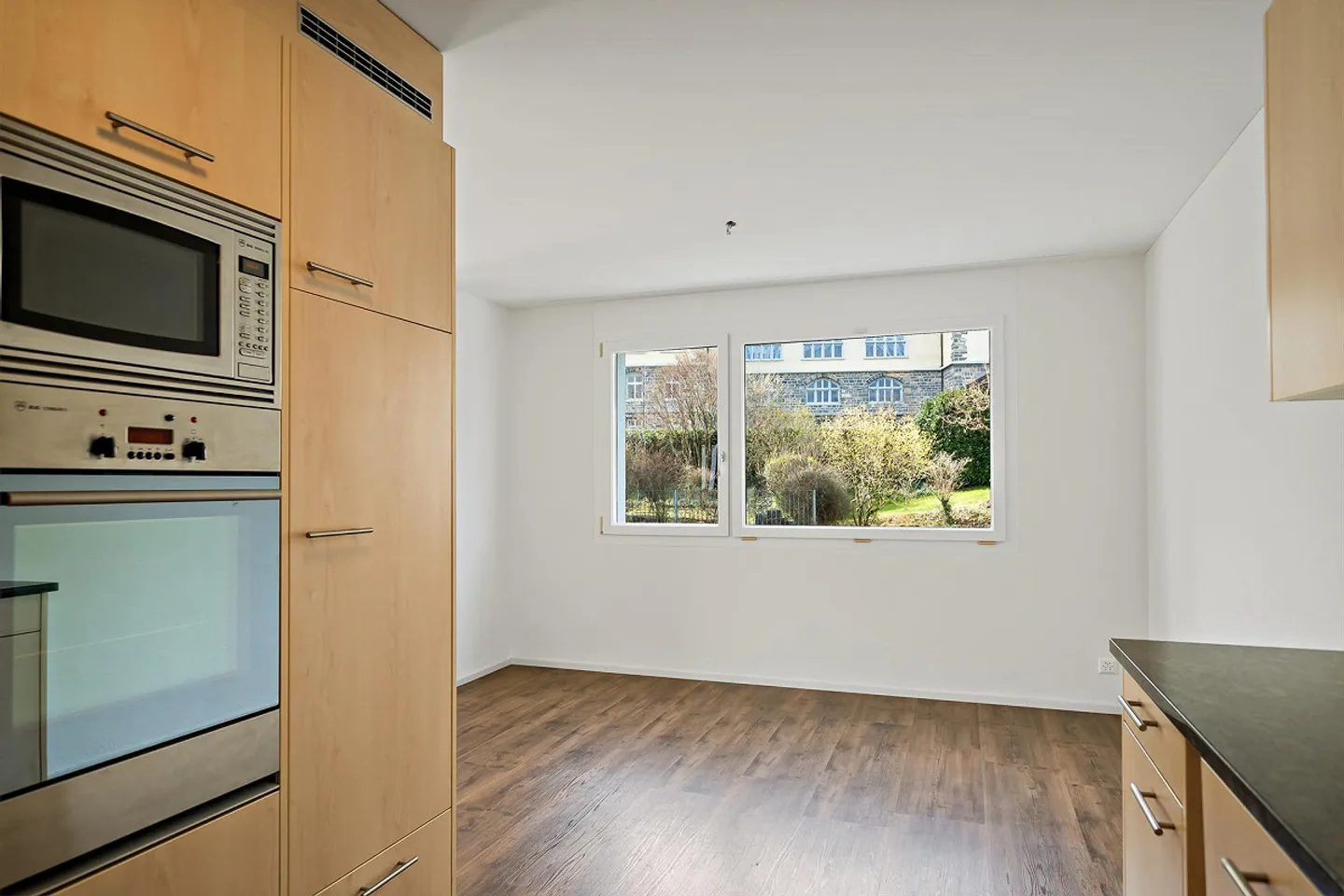 3.5 Room Apartment Near the Lake - Photo 7 of 10