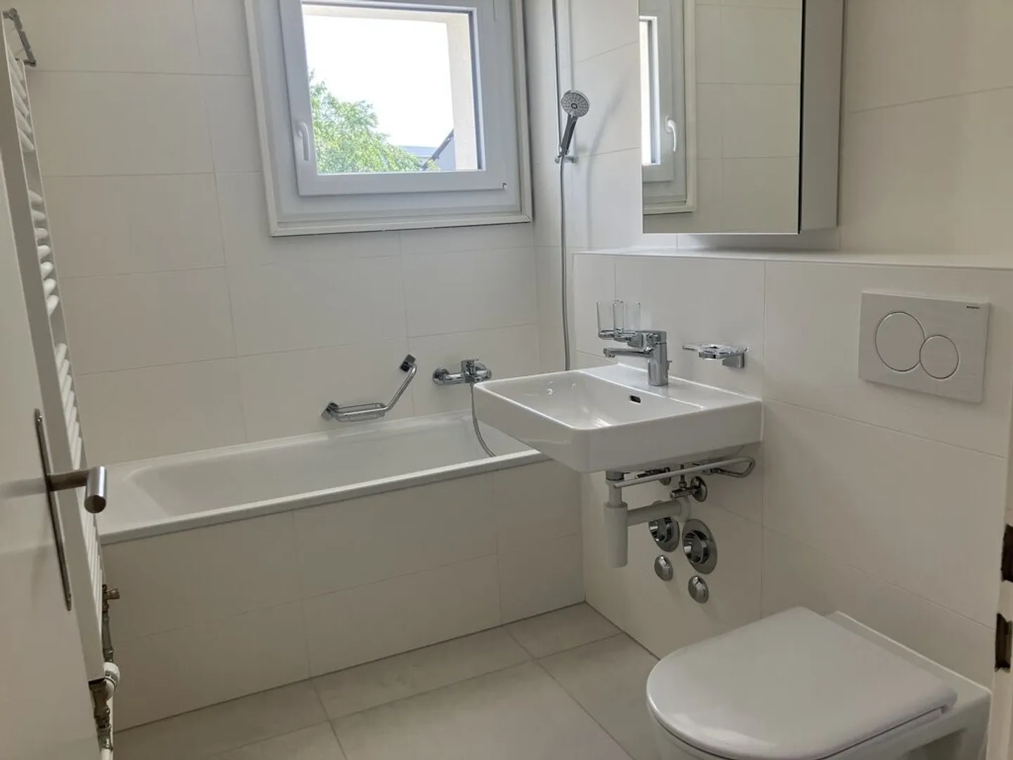Appartement charmant de 4,5 pièces au 1er étage dans un cadre rural - Photo 4 sur 8