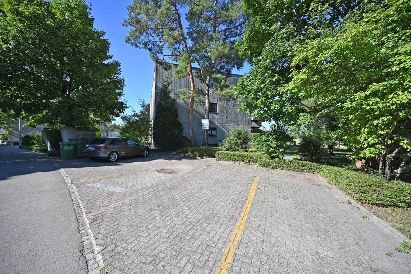 Parking space in Nidau wanted? - Photo 2 of 2