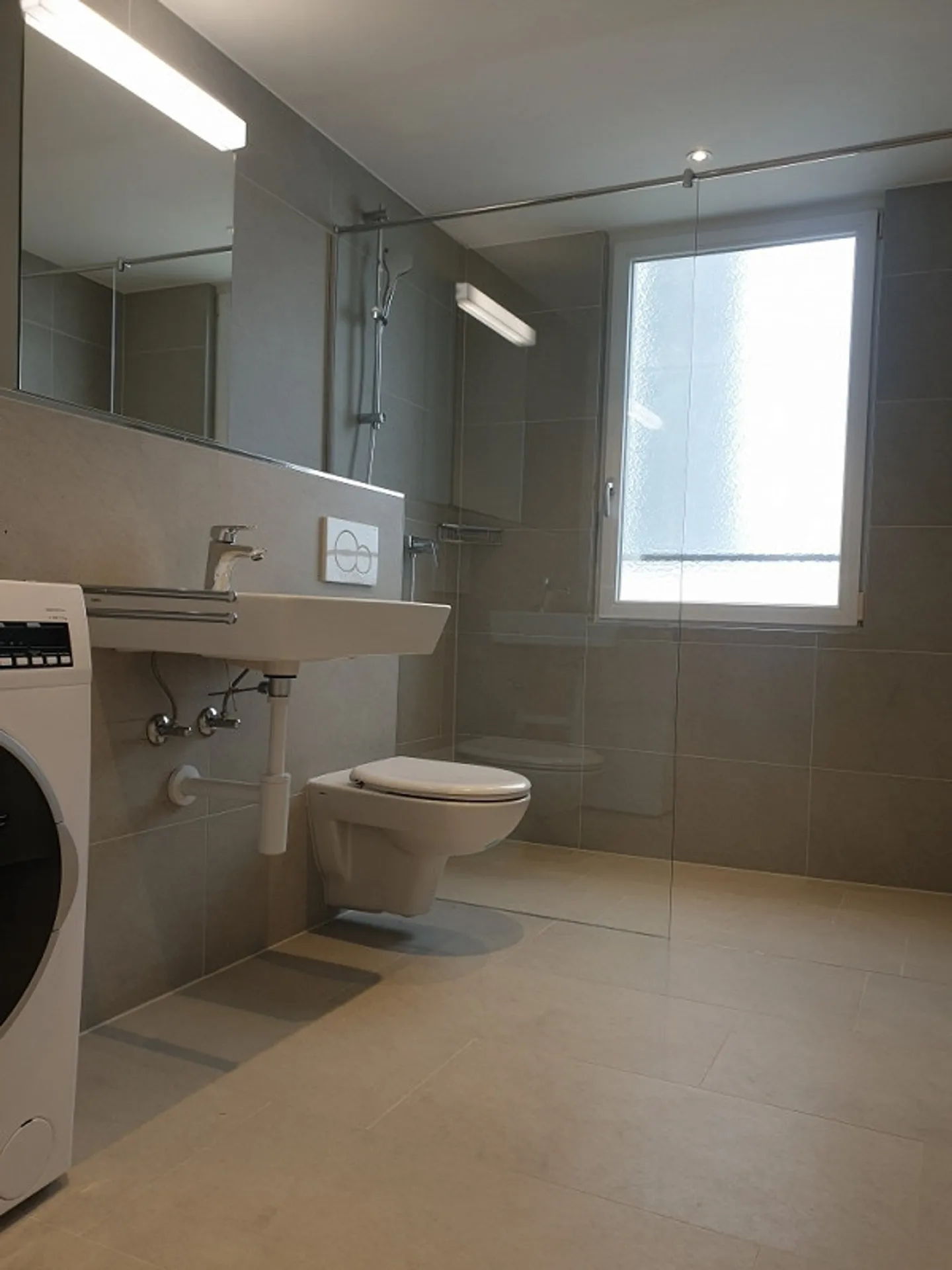 Moderne 3,5 Zimmer-Wohnung - Foto 3 von 9