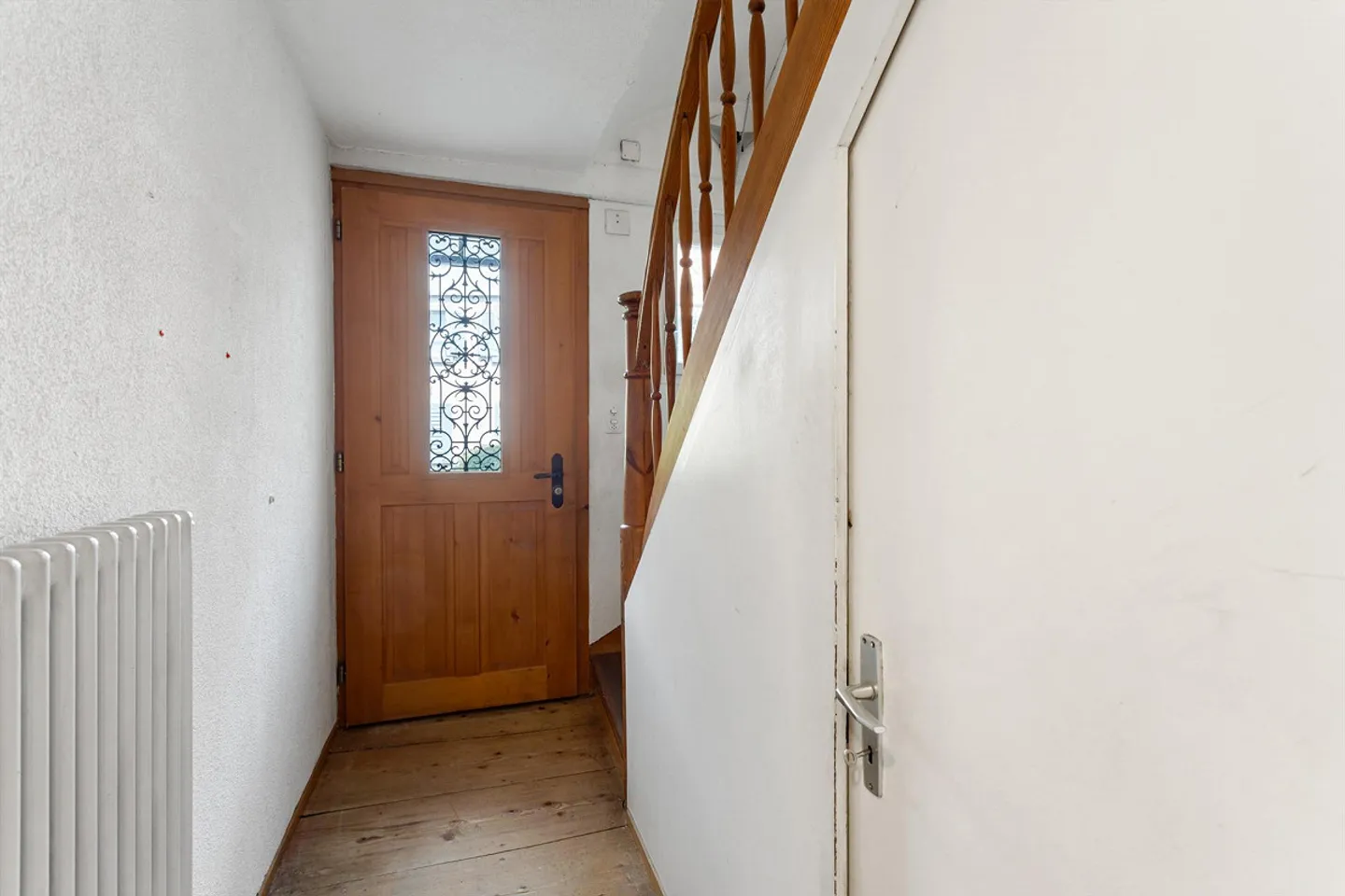 Renovation-Required 2-Family House in the Heart of Wülflingen - Photo 5 of 13