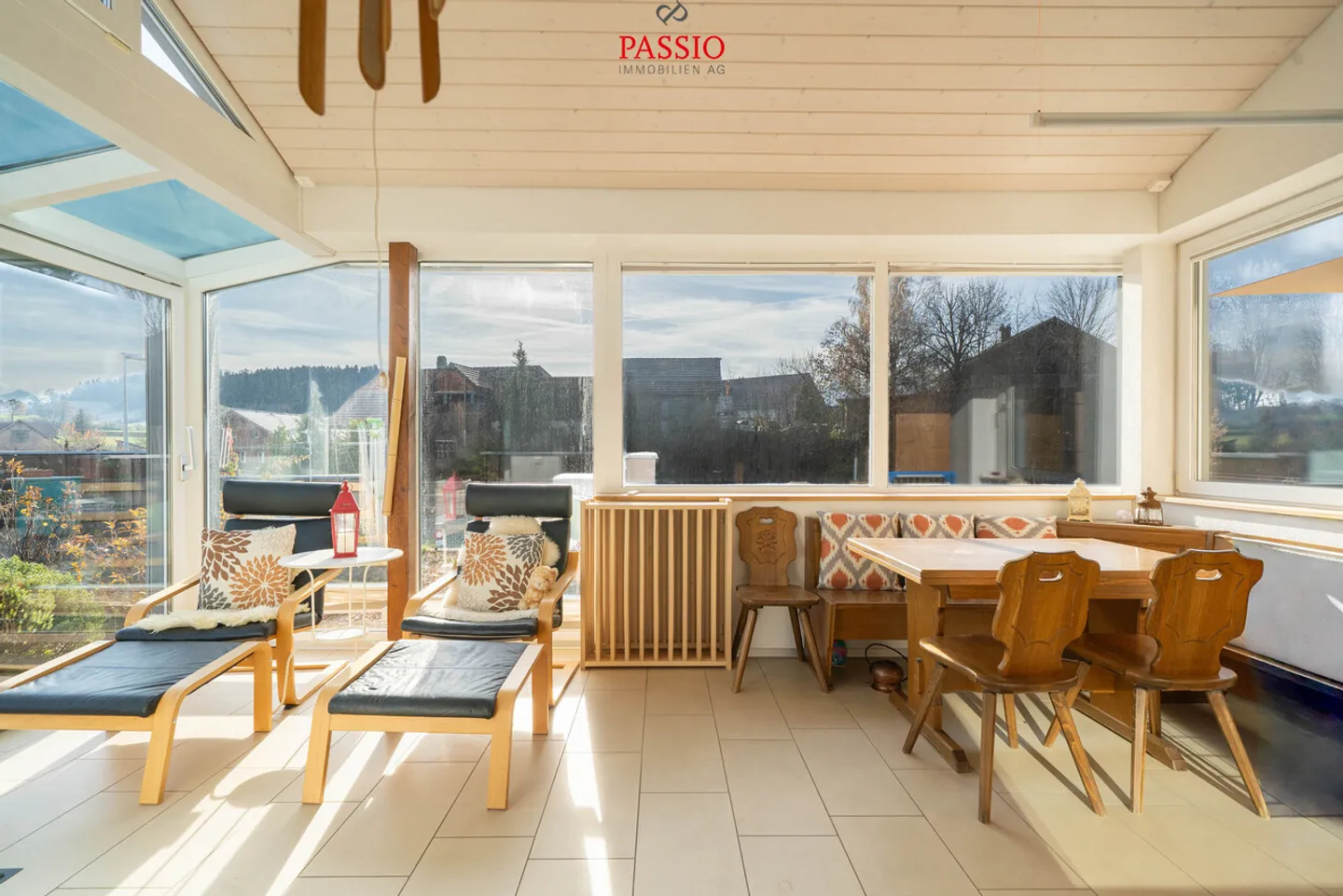 Casa bifamiliare di 7 stanze con studio, spazio commerciale e vista sulle Alpi - Foto 6 di 13