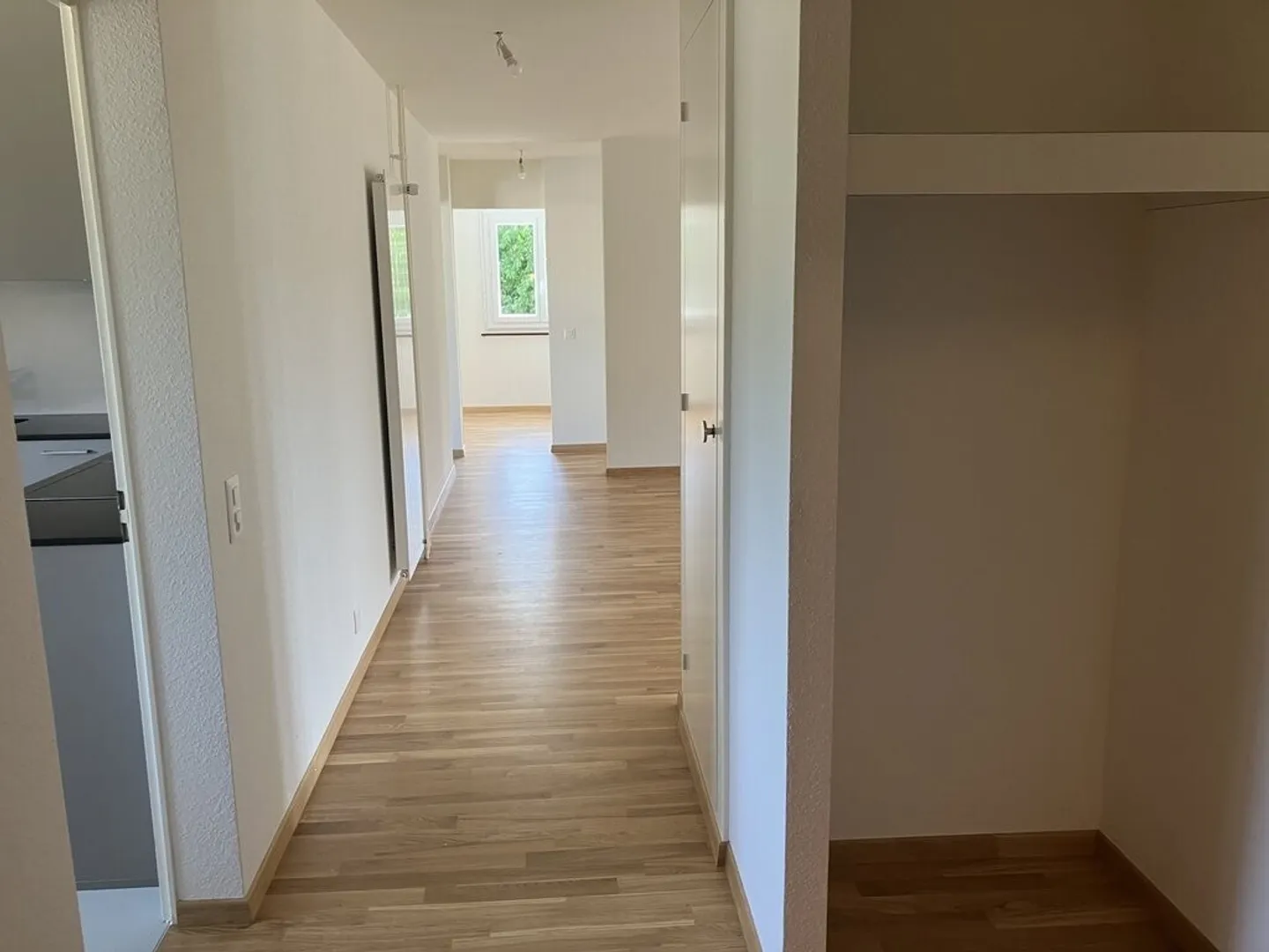 Appartement charmant de 4,5 pièces au 1er étage dans un cadre rural - Photo 6 sur 8