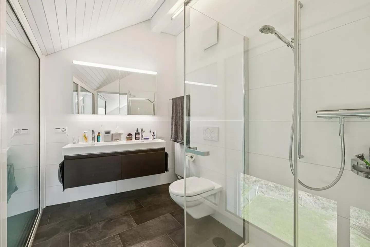 Light-flooded 5.5-room maisonette apartment - Photo 8 of 11