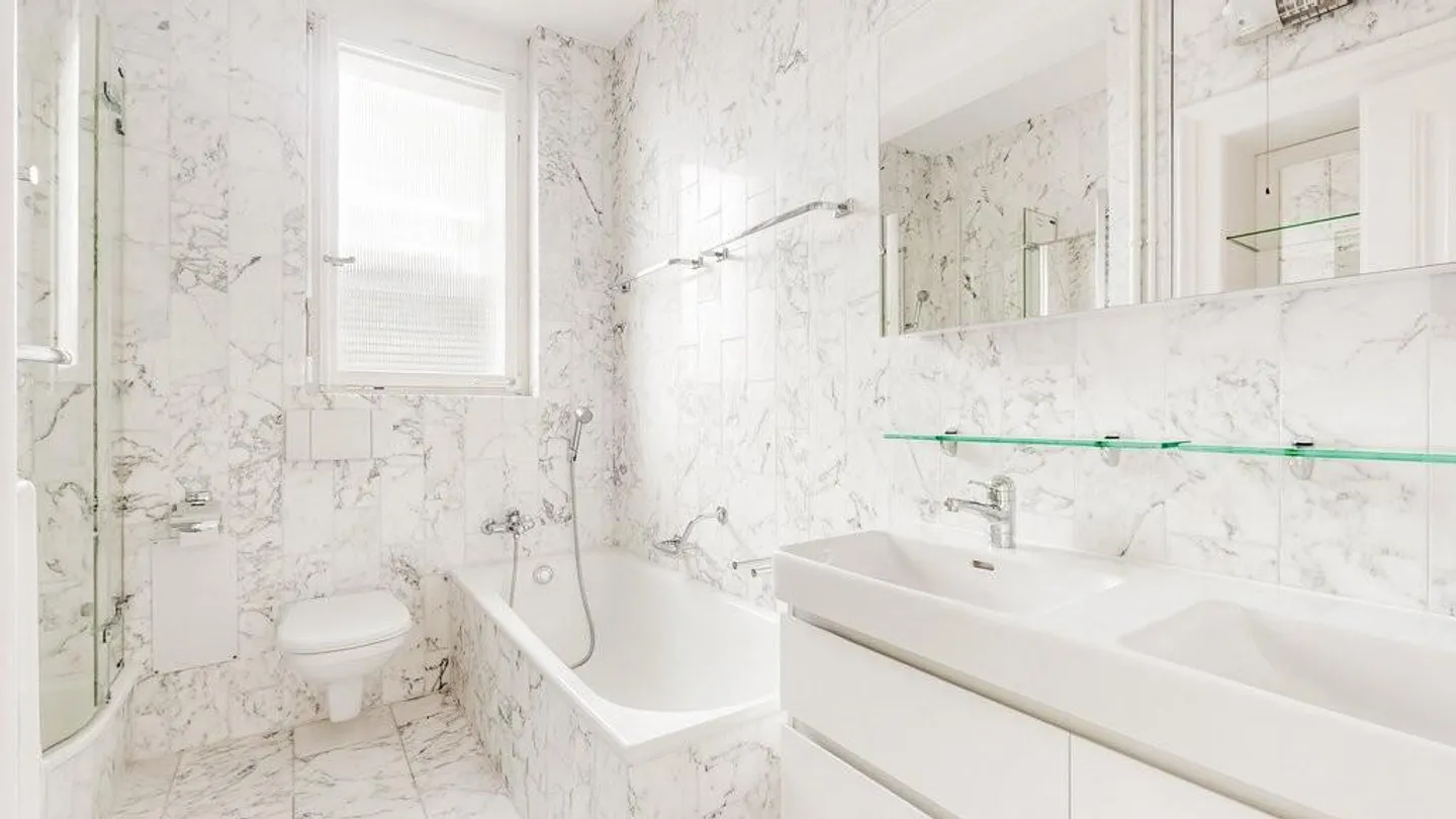 Luxuriöse Wohnung mit Schlossblick, Pool und grosser Terrasse! - Foto 7 di 12