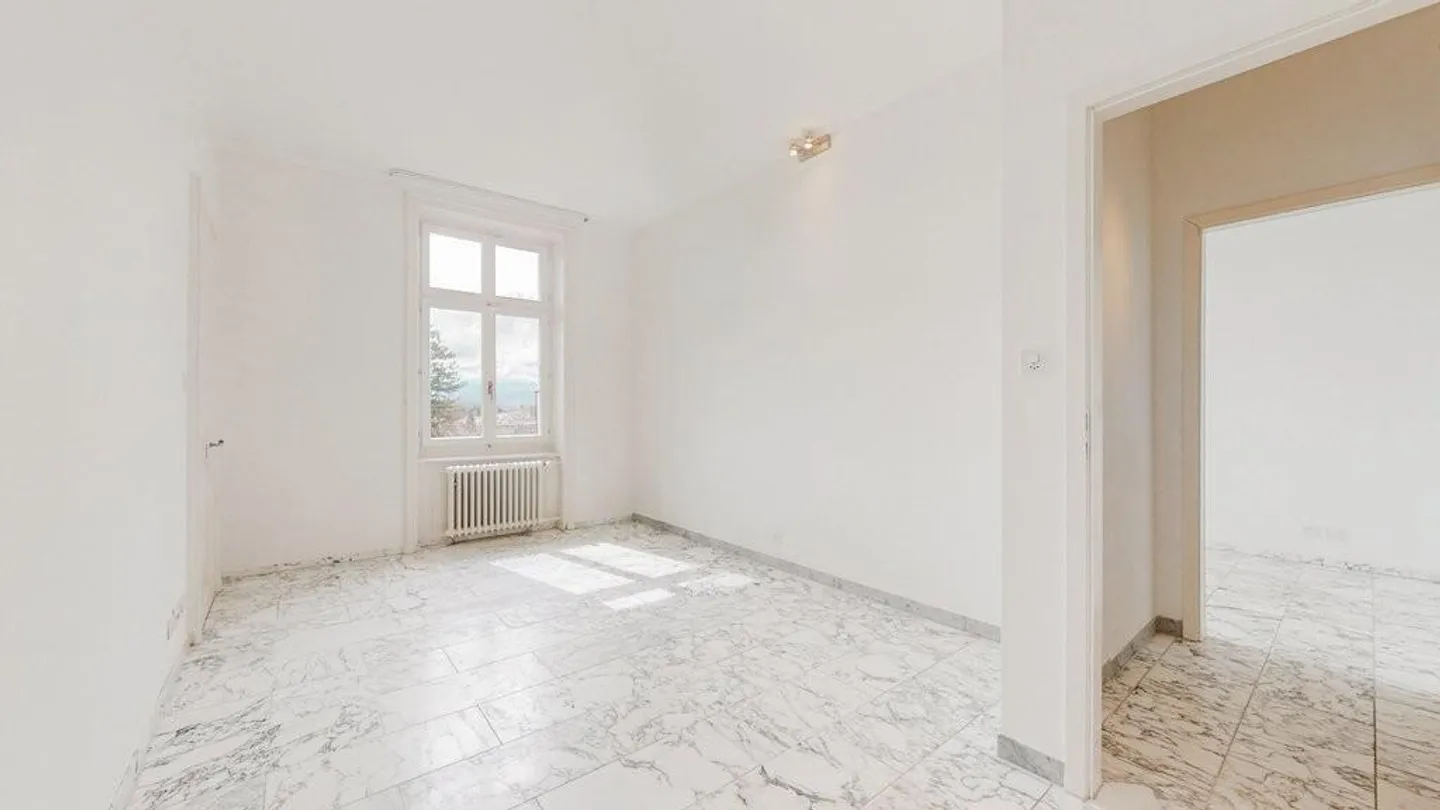 Luxuriöse Wohnung mit Schlossblick, Pool und grosser Terrasse! - Foto 10 di 12