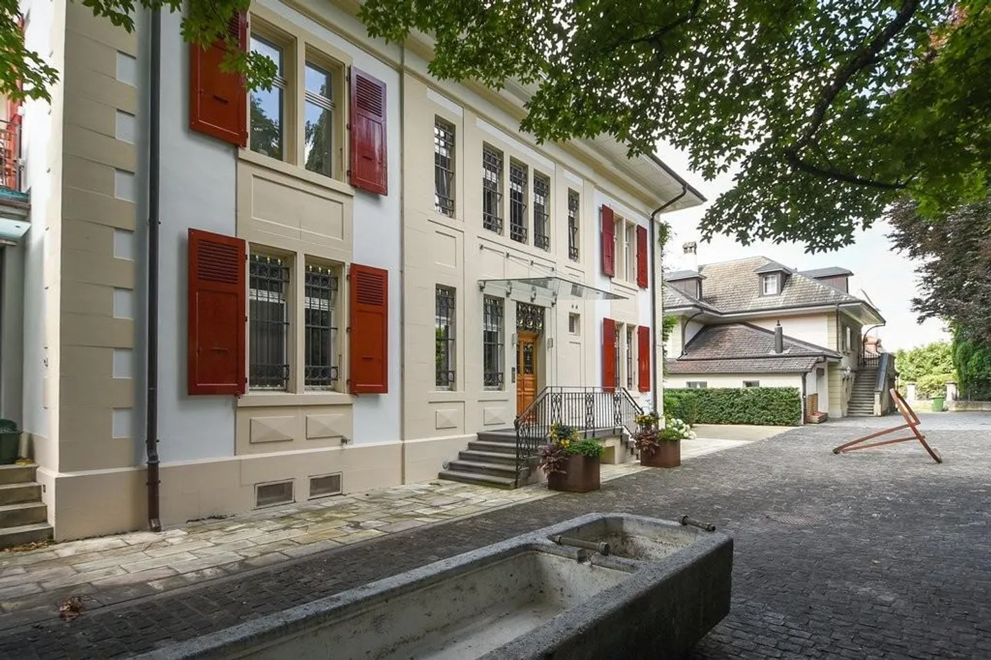 Luxuriöse Wohnung mit Schlossblick, Pool und grosser Terrasse! - Foto 11 di 12