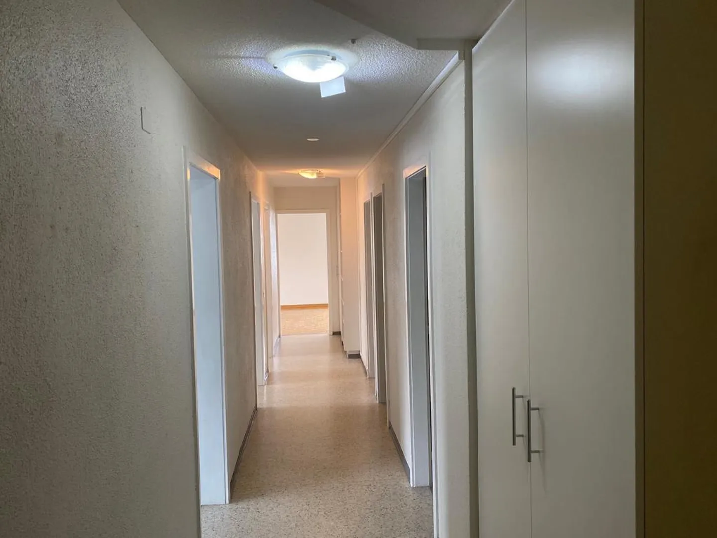 Central 3.5-room apartment - limited until March 31, 2027 - Photo 2 of 7