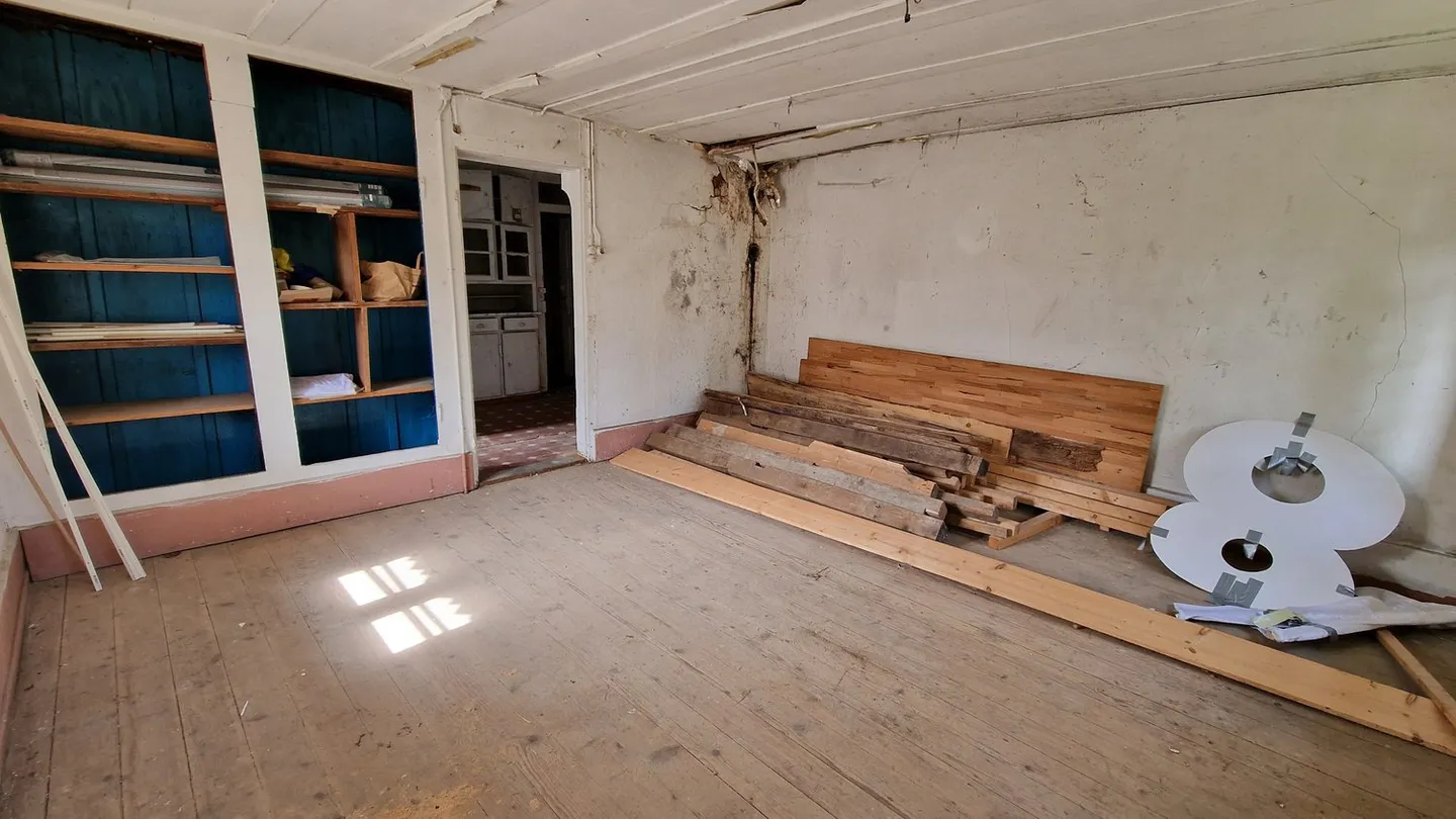Projet de rénovation avec potentiel - Maison au bord du ruisseau, bâtiment classé - Photo 8 sur 11
