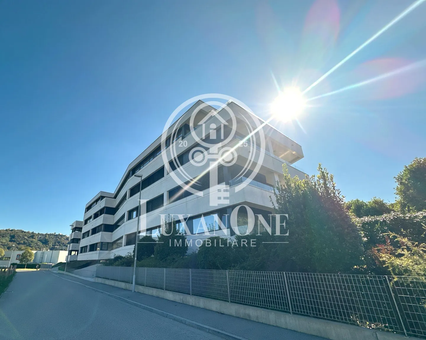 Appartamento moderno di 3,5 locali ad Agno, a pochi passi dal lago - Foto 1 di 12