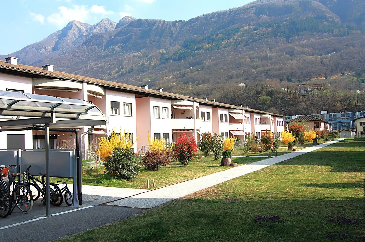 Stabile d'appartamenti a reddito a Sant'Antonino - Foto 1 von 8