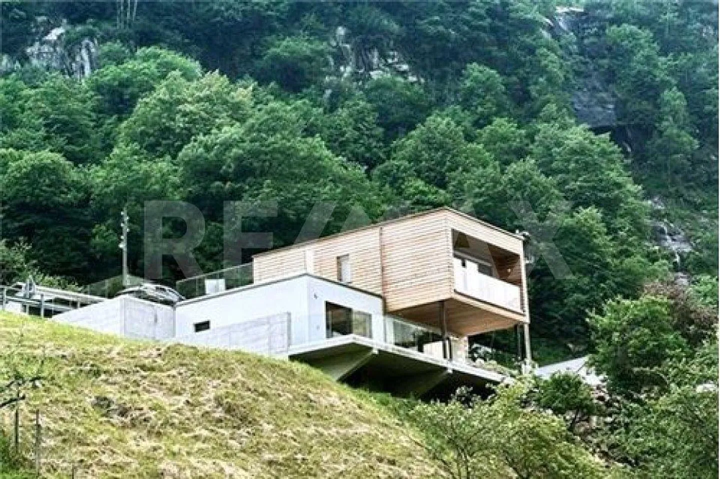 Belle villa au milieu de la nature plus terrain et permis de construire pour une deuxième villa - Photo 4 sur 13