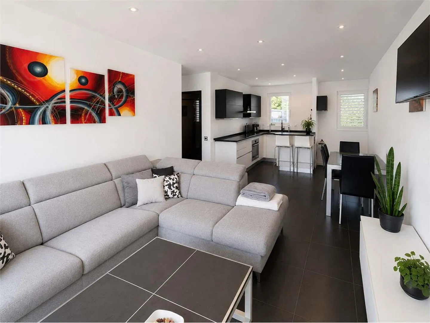 Appartamento luminoso con giardino e sala fitness nel complesso residenziale - Foto 2 di 7