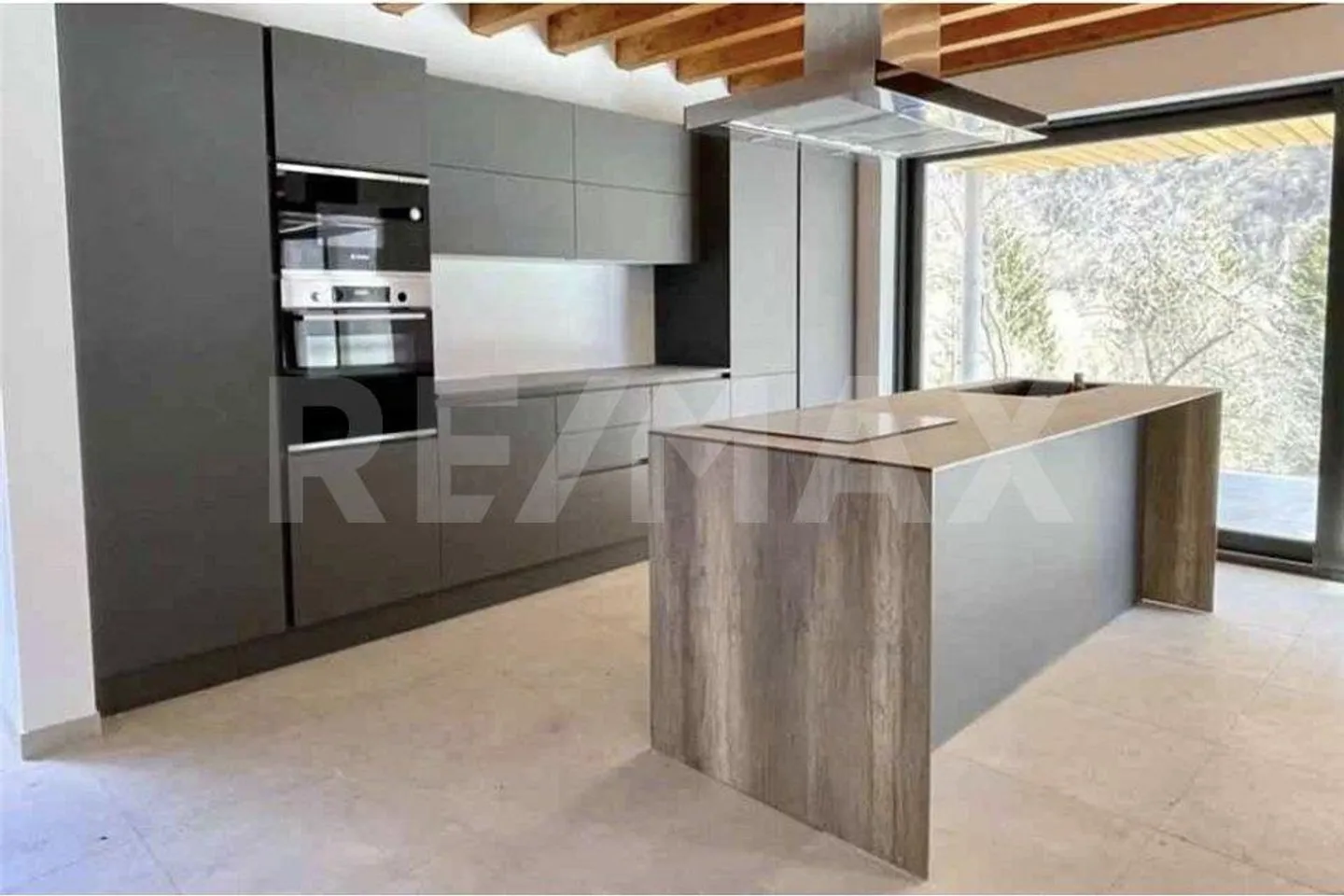 Belle villa au milieu de la nature plus terrain et permis de construire pour une deuxième villa - Photo 6 sur 13