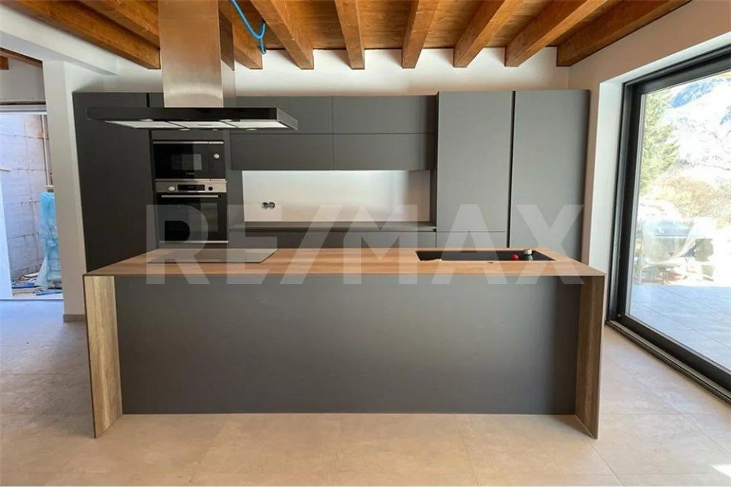 Belle villa au milieu de la nature plus terrain et permis de construire pour une deuxième villa - Photo 7 sur 13