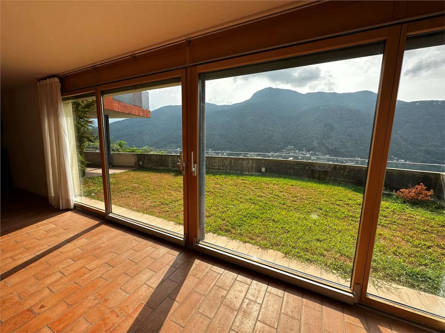 Villa Stupenda con Vista Lago - Foto 14 di 21