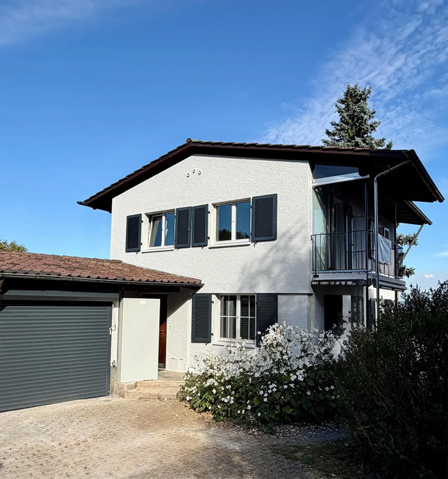 Charming, newly renovated house for garden lovers - Photo 2 of 13