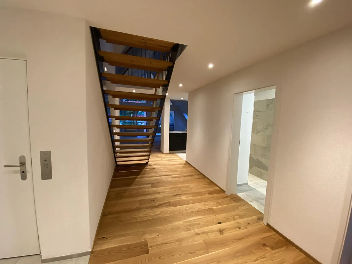 Exclusive 3.5-room penthouse apartment - Photo 3 of 4