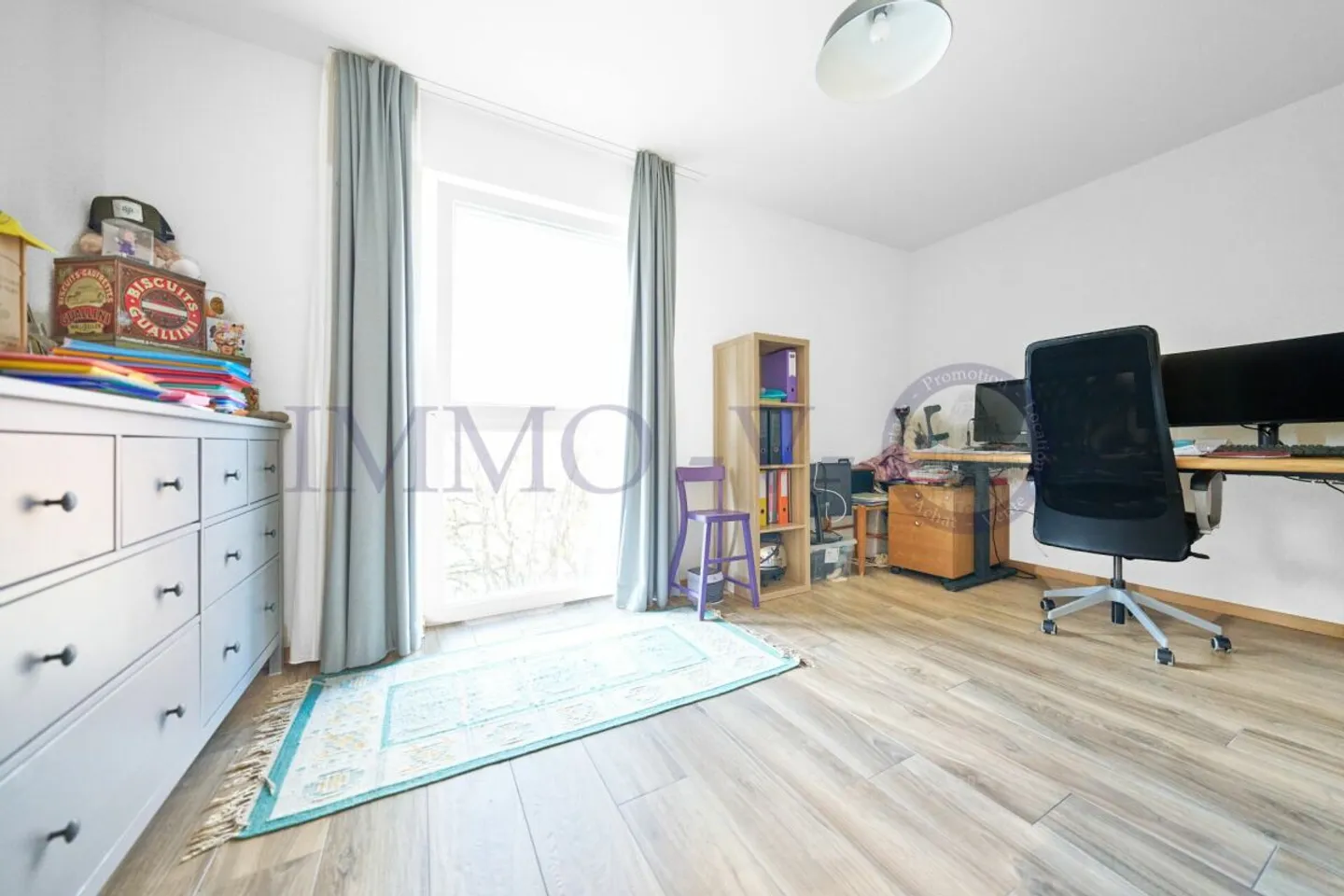 GERÄUMIGE HOCHWERTIGE WOHNUNG MIT BALKON-LOGGIA - Foto 7 von 8