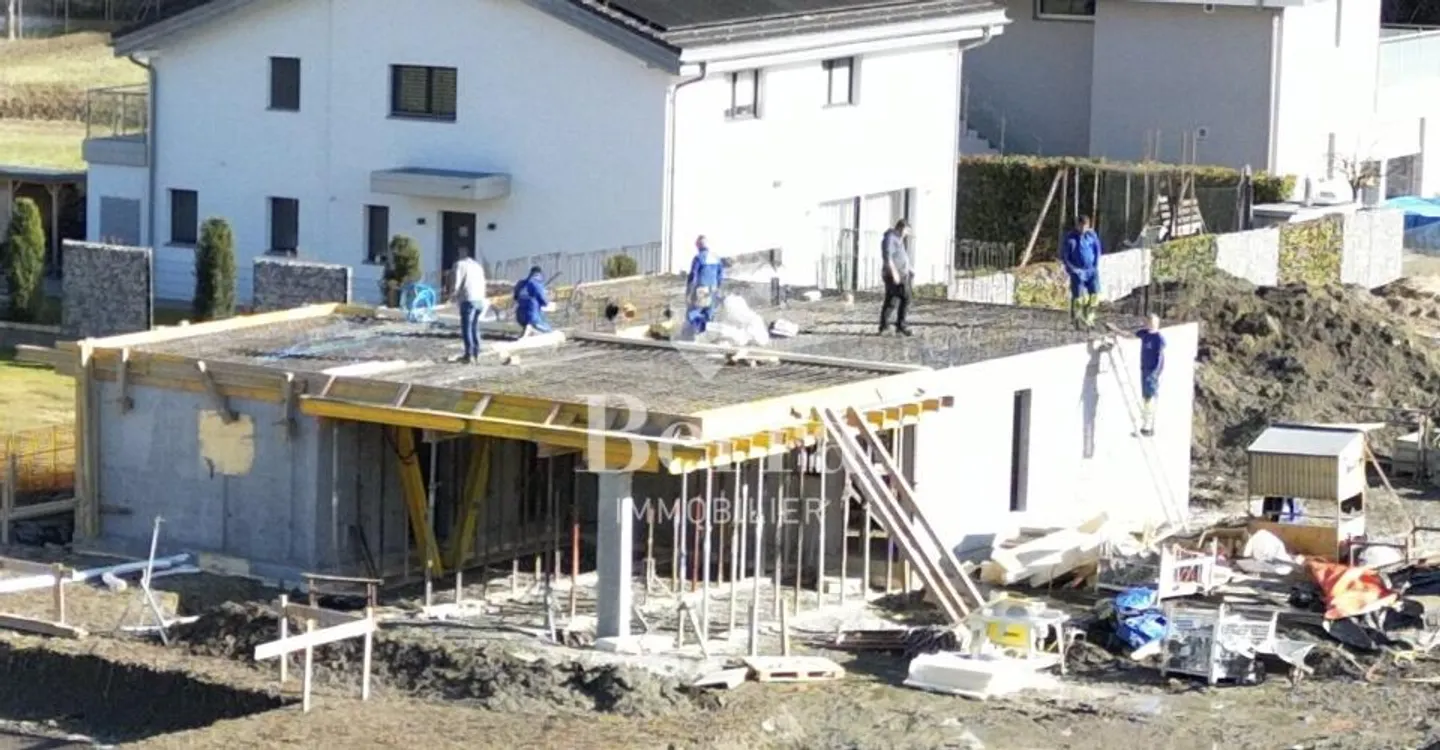 Zeitgenössische Villa in Chalais - Foto 1 von 11