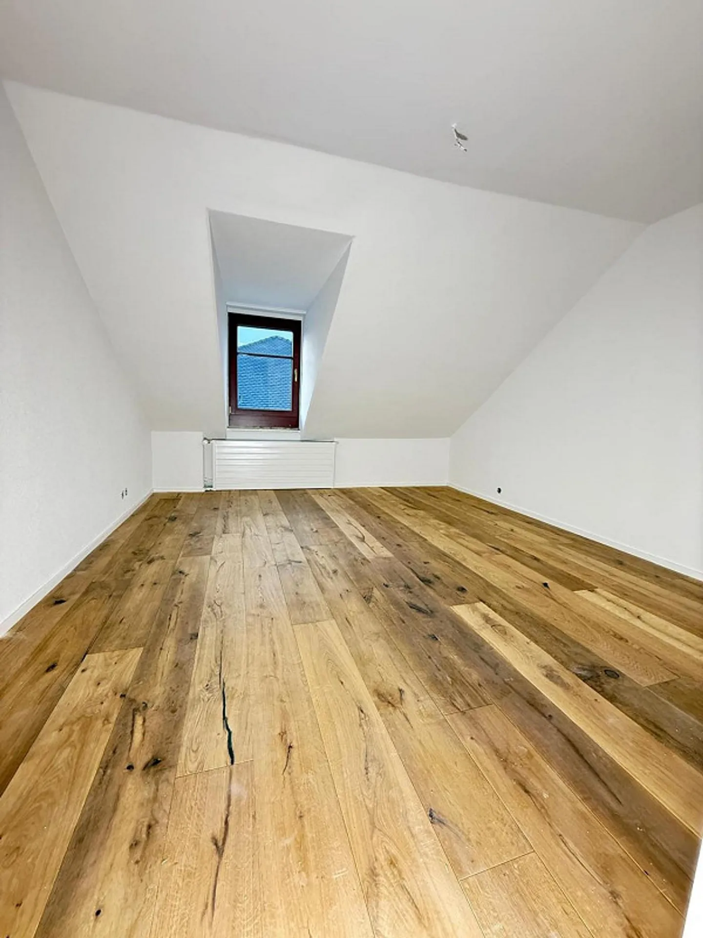 Première location après rénovation complète 3.5 pièces penthouse en emplacement central - Photo 4 sur 6