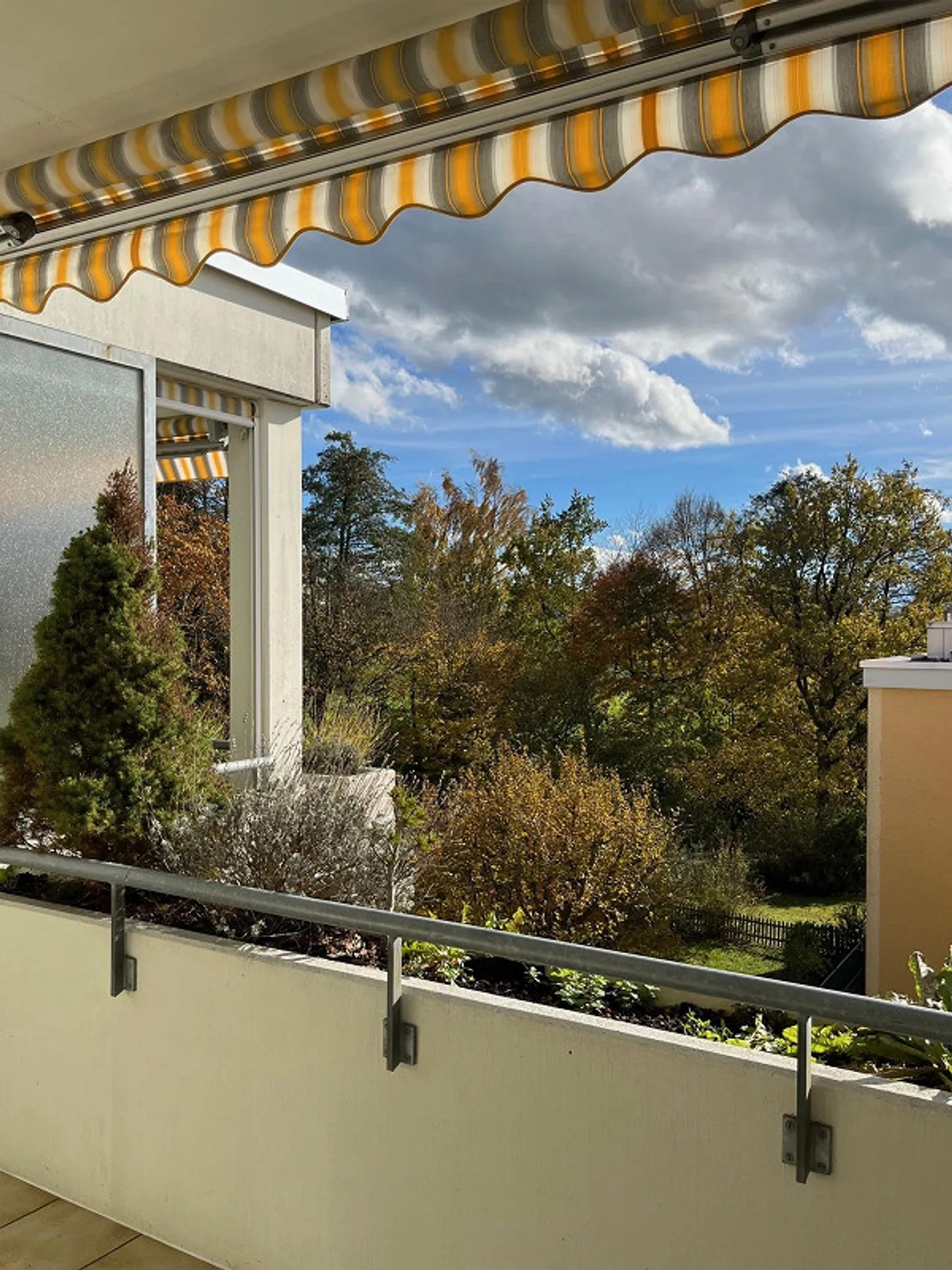 4.5-room apartment with a view in a quiet residential area in Widen - Photo 2 of 10