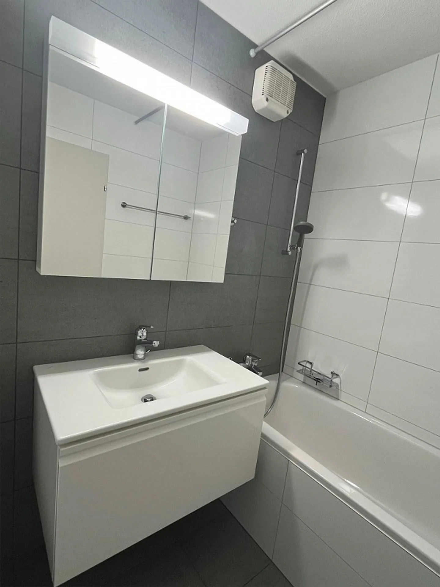 4.5-room apartment with a view in a quiet residential area in Widen - Photo 8 of 10