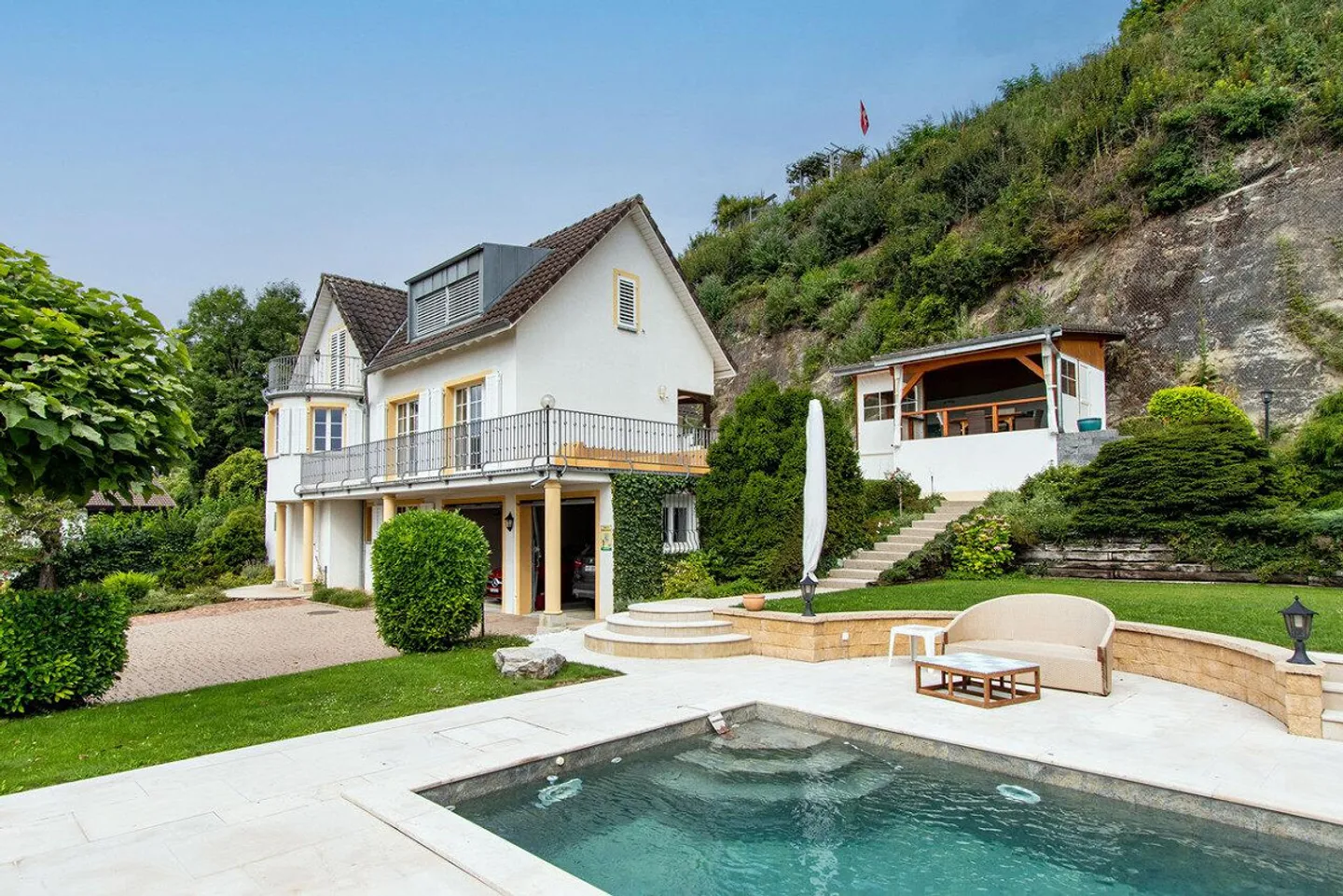 Villa esclusiva con vista sul lago e sulle montagne e oasi con piscina - Foto 3 di 19