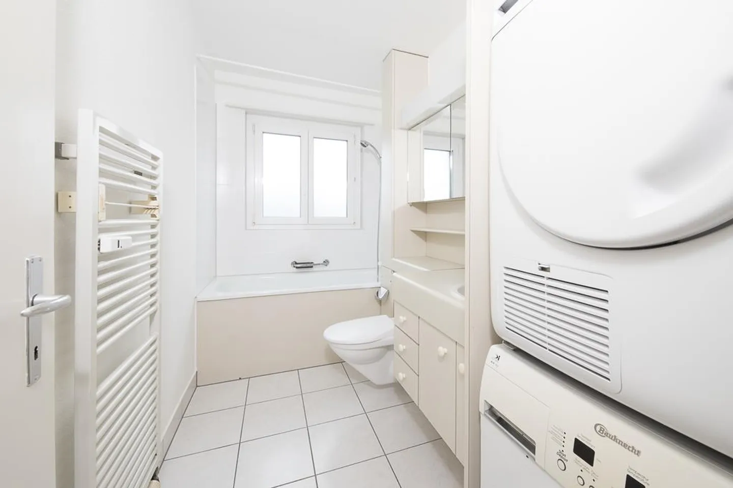 Quietly Located 4-Room Apartment with Garden Seating Area - Photo 8 of 9