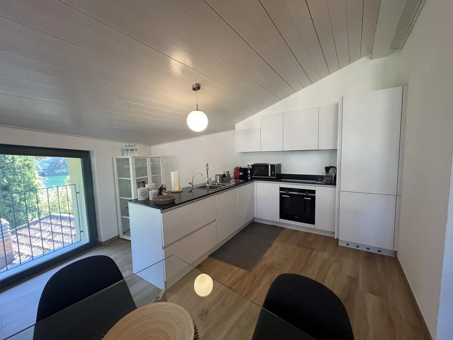 Central Riva San Vitale AND LAKE VIEW, PENTHOUSE in perfect condition - Photo 9 of 30
