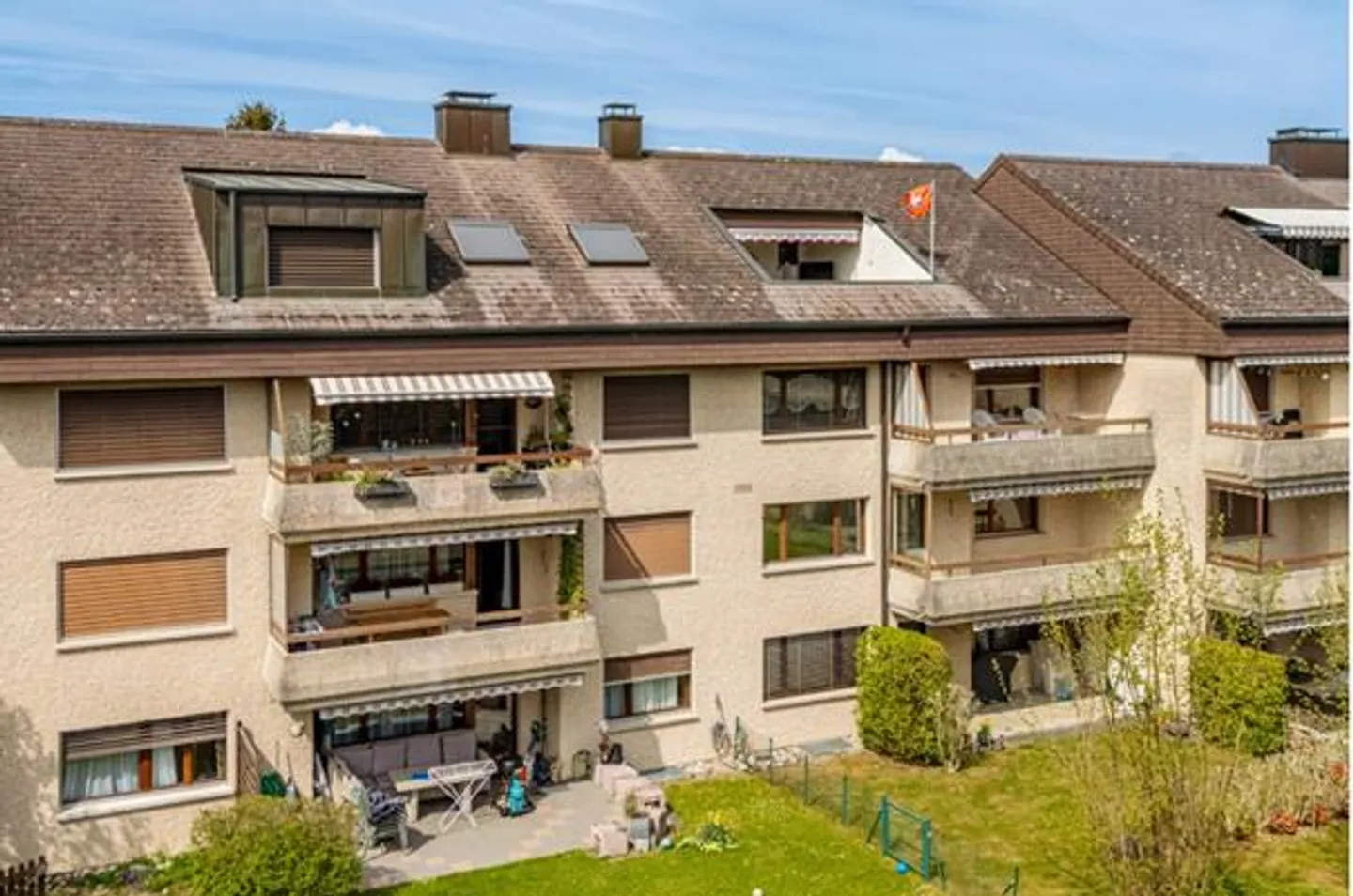 Appartement lumineux, fraîchement rénové de 3,5 pièces - Photo 1 sur 7