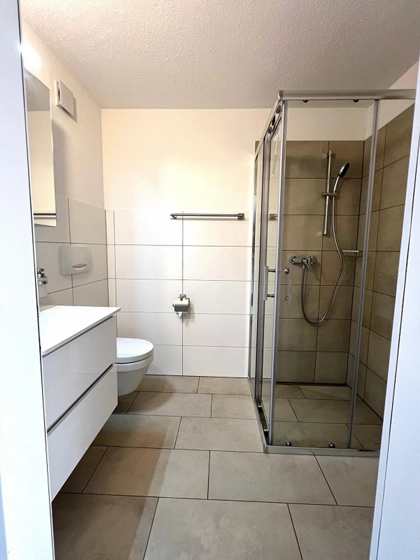 Appartement lumineux, fraîchement rénové de 3,5 pièces - Photo 7 sur 7