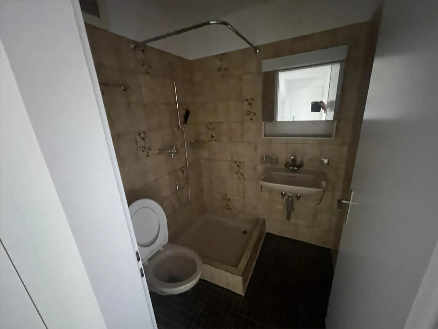 Appartamento moderno con spazio - Foto 3 di 5