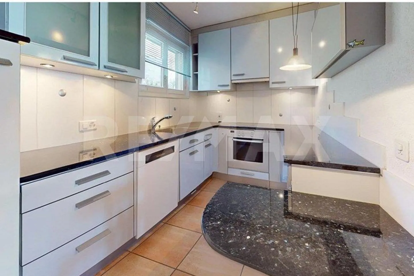 Appartement élégant de 5,5 pièces avec véranda, grande terrasse et... - Photo 10 sur 13