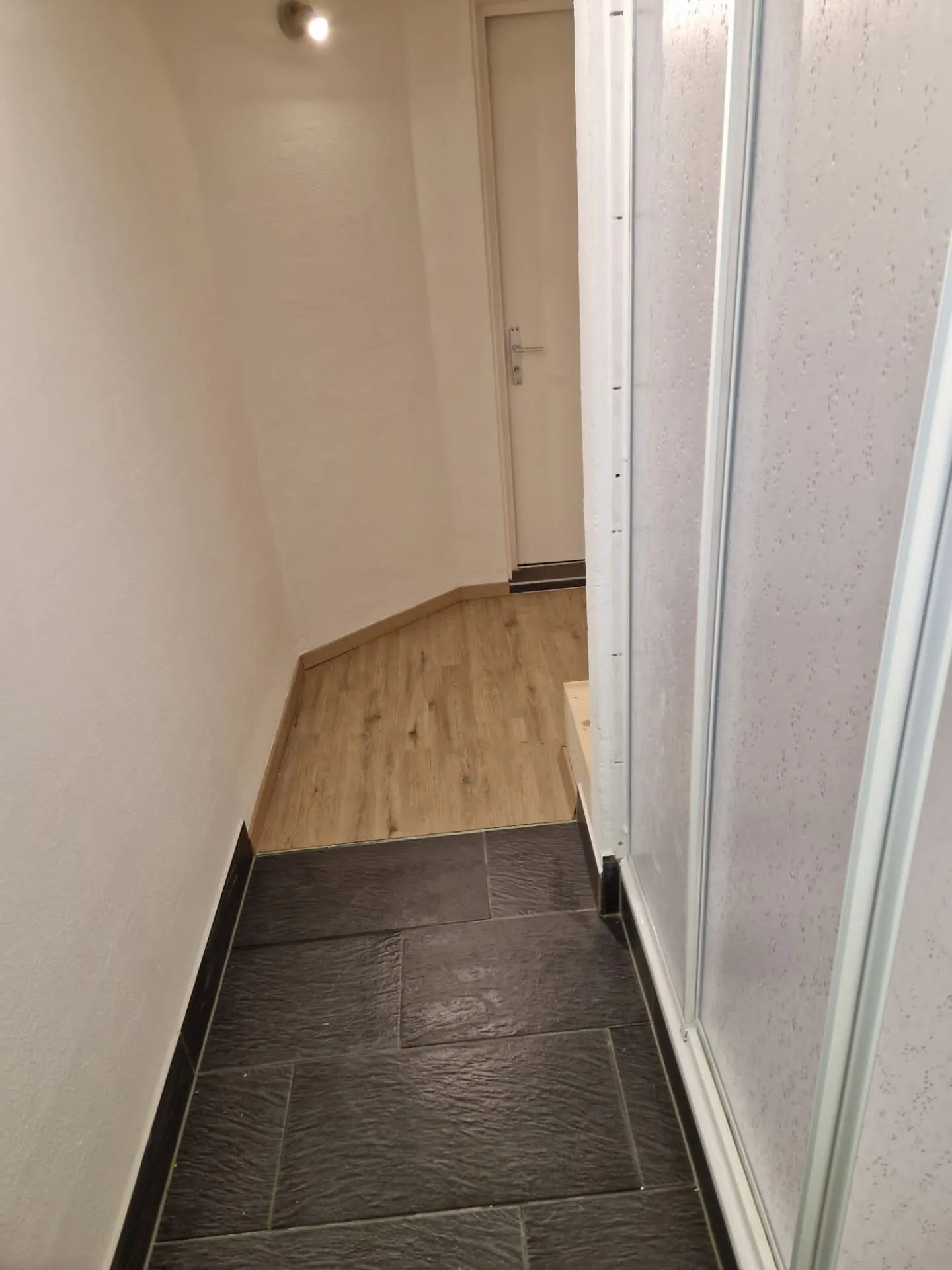 Helle Maisonette an ruhiger Lage mit Garage, Hobbyraum und Abstellplatz Kopie - Foto 6 von 11