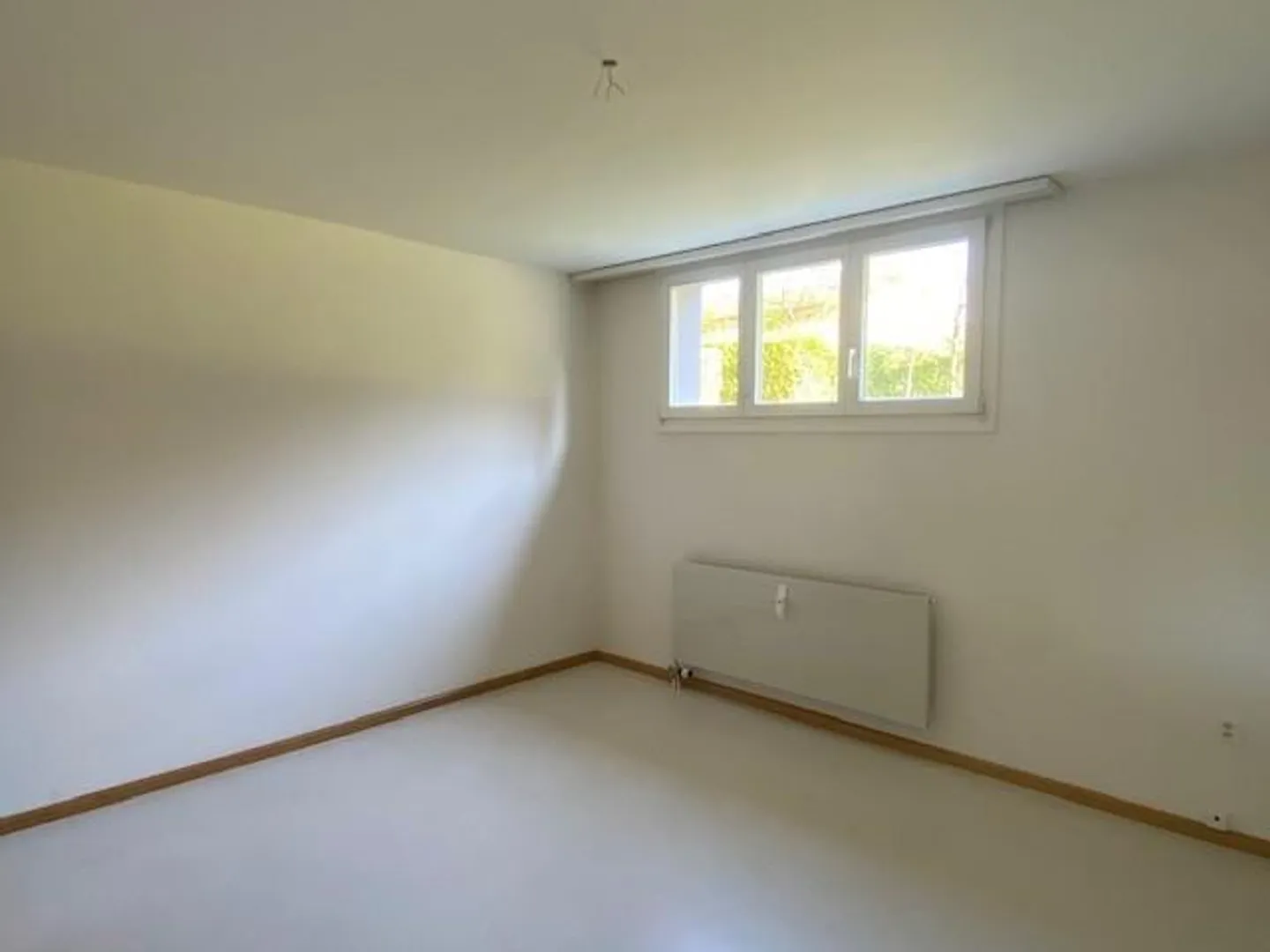 Beheizter Bastelraum mit Tageslicht - Foto 3 von 3