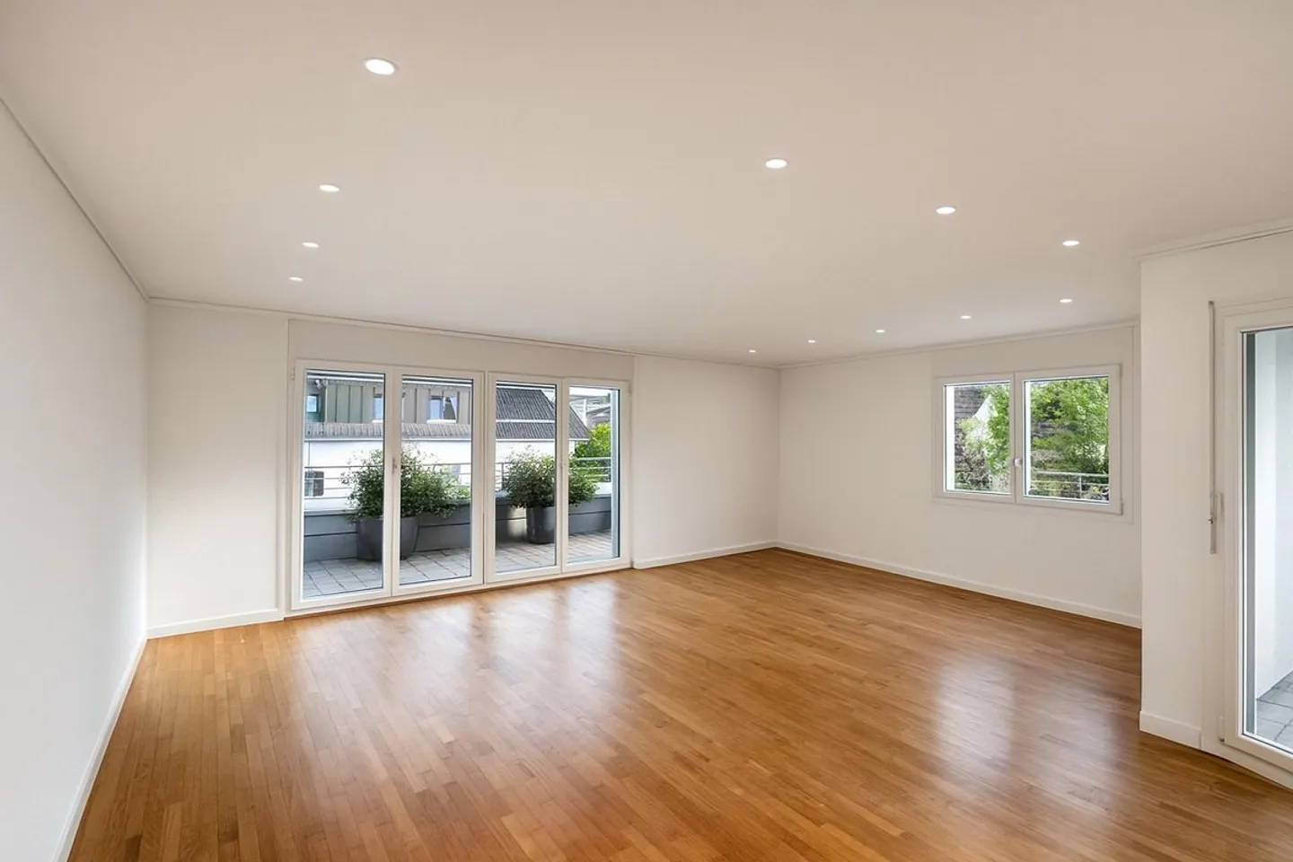 3.5-room penthouse apartment with large terrace - Photo 2 of 10