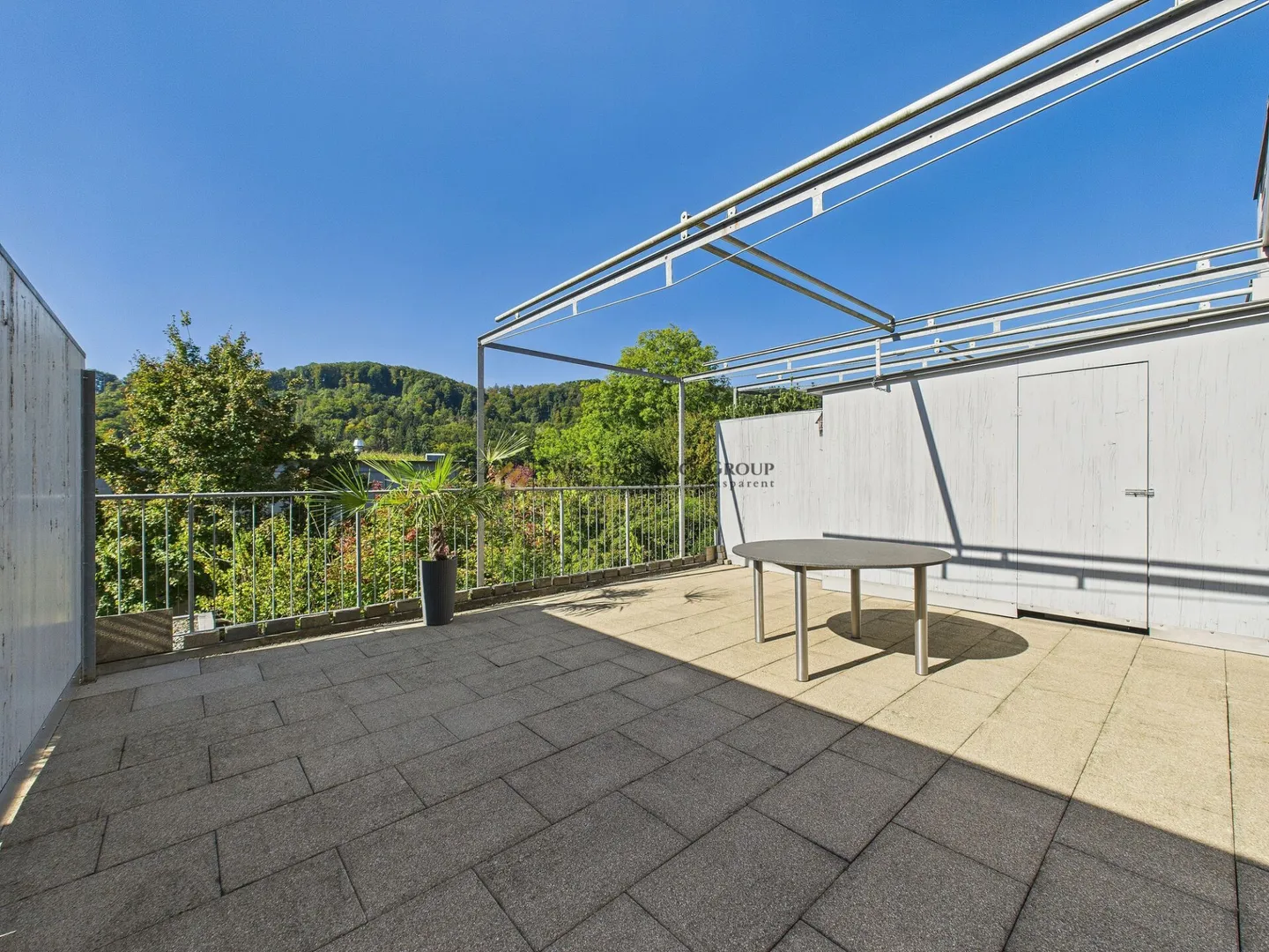 Exclusive 5.5-room townhouse in a sunny, quiet location - Photo 1 of 16