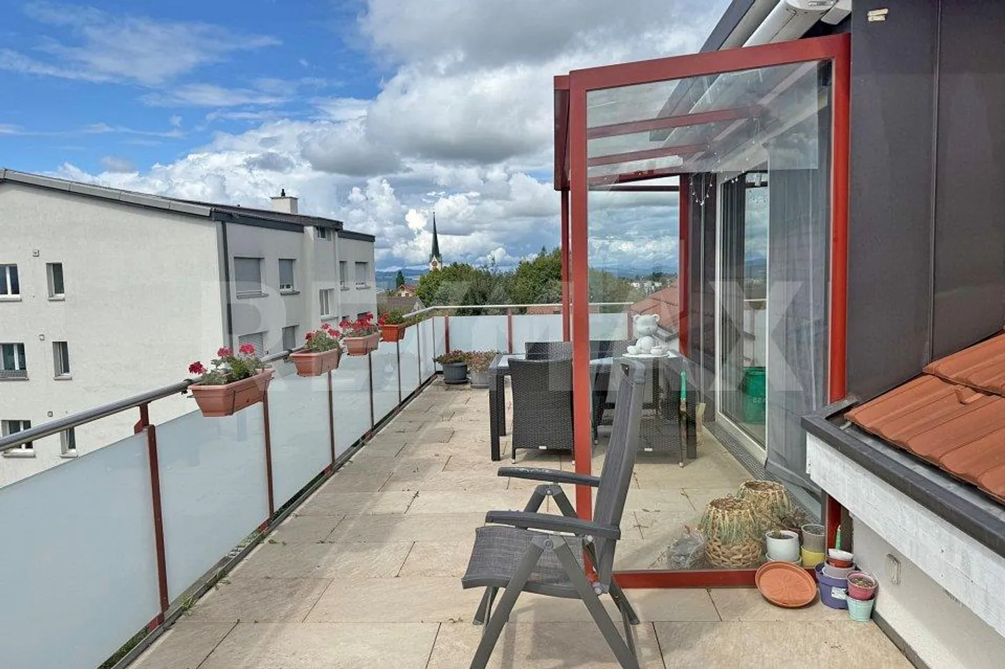 Penthouse de 3,5 pièces dans un bon emplacement - Photo 4 sur 11