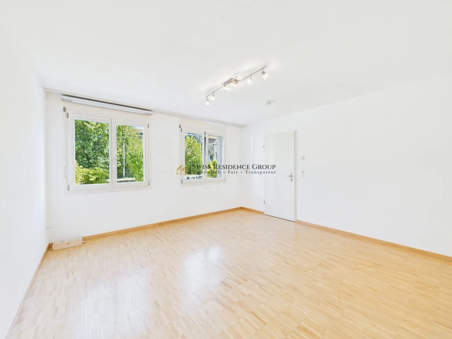 Exclusive 5.5-room townhouse in a sunny, quiet location - Photo 4 of 16