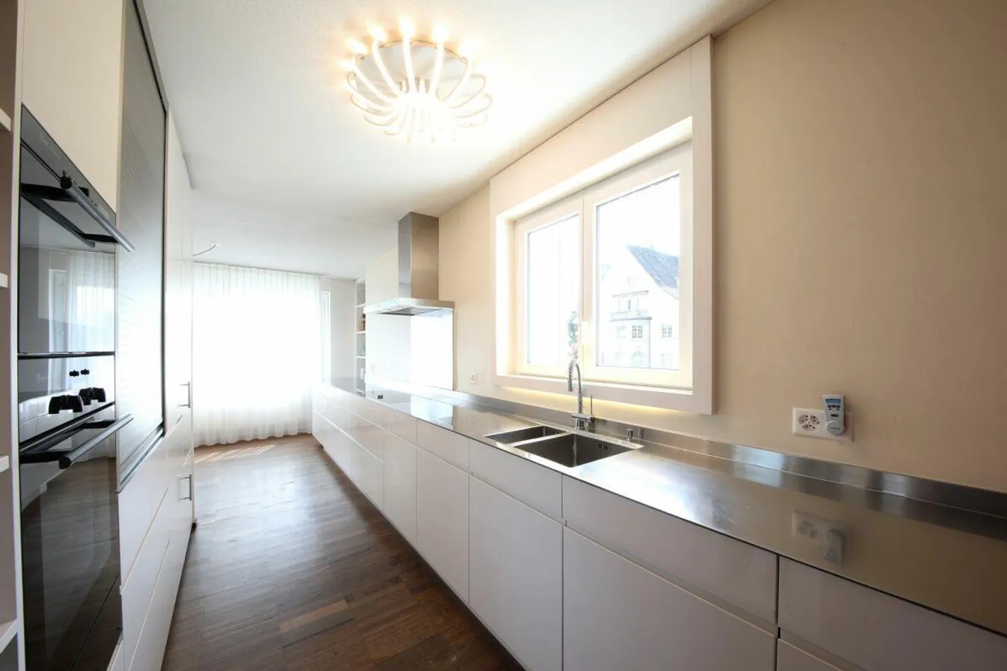 5.5-room penthouse apartment (145 m2) for high demands - Photo 4 of 10