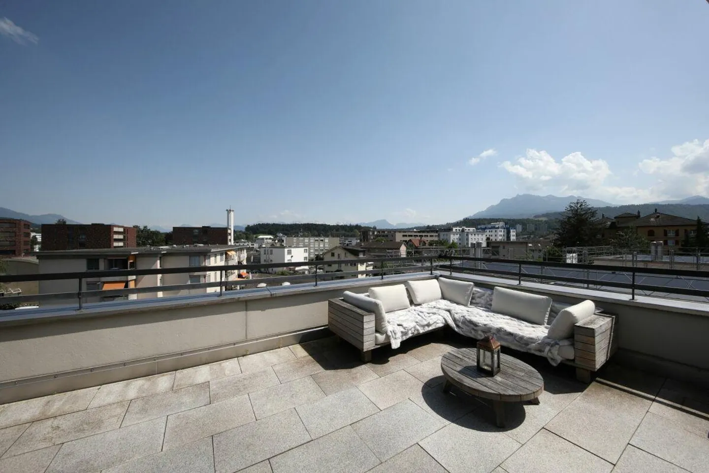 5.5-room penthouse apartment (145 m2) for high demands - Photo 8 of 10