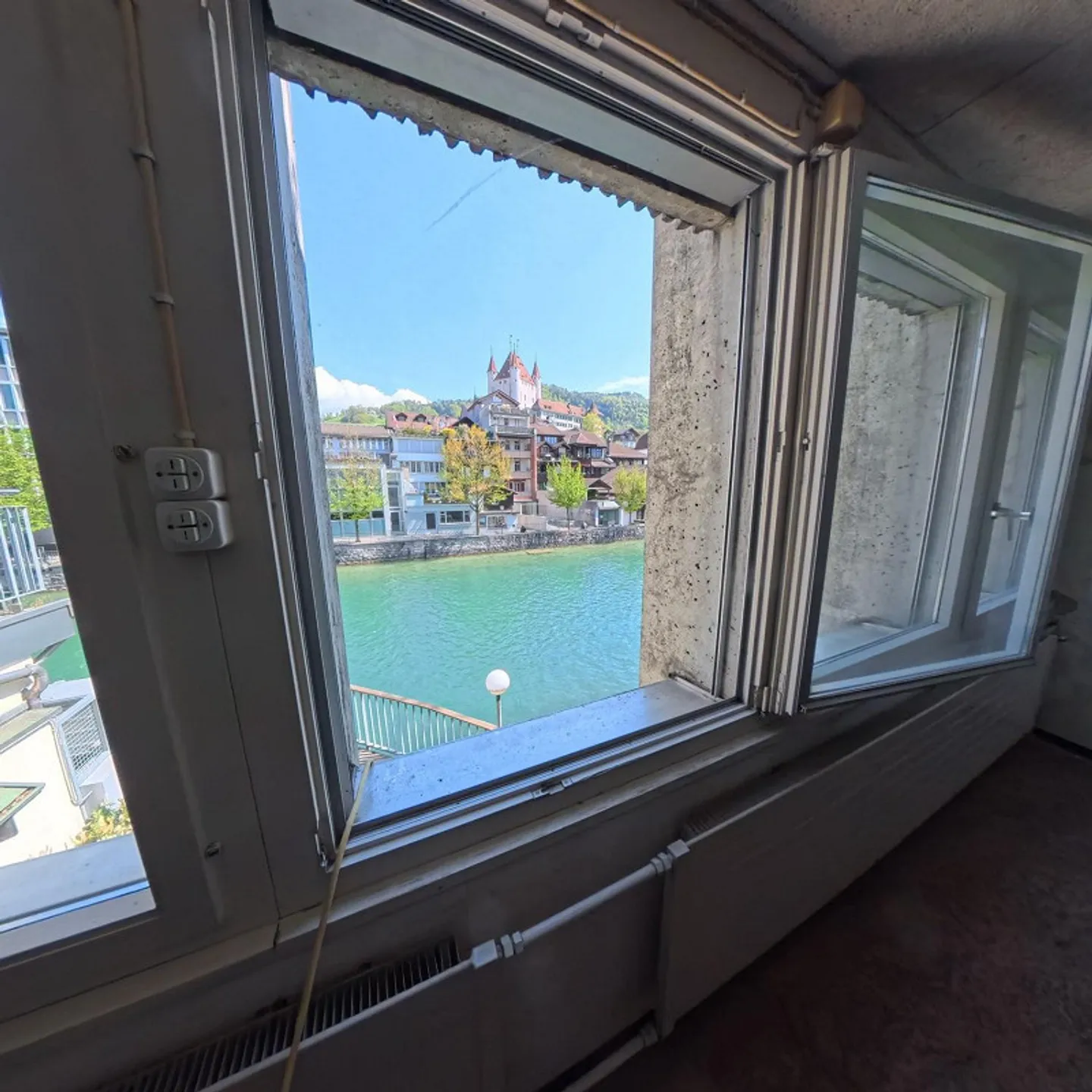 Helle Bürofläche an der Aare - Foto 1 von 4