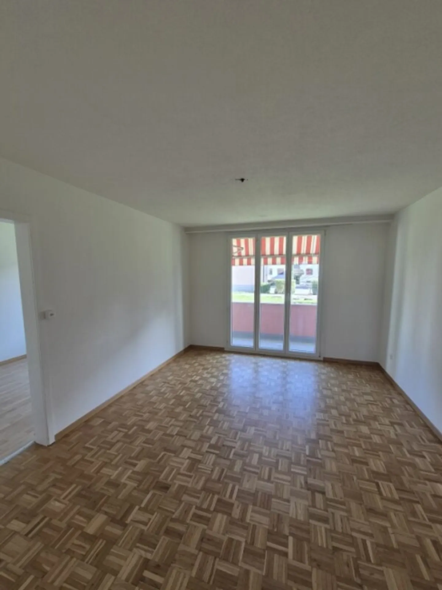 Apartment for rent - Photo 4 of 10