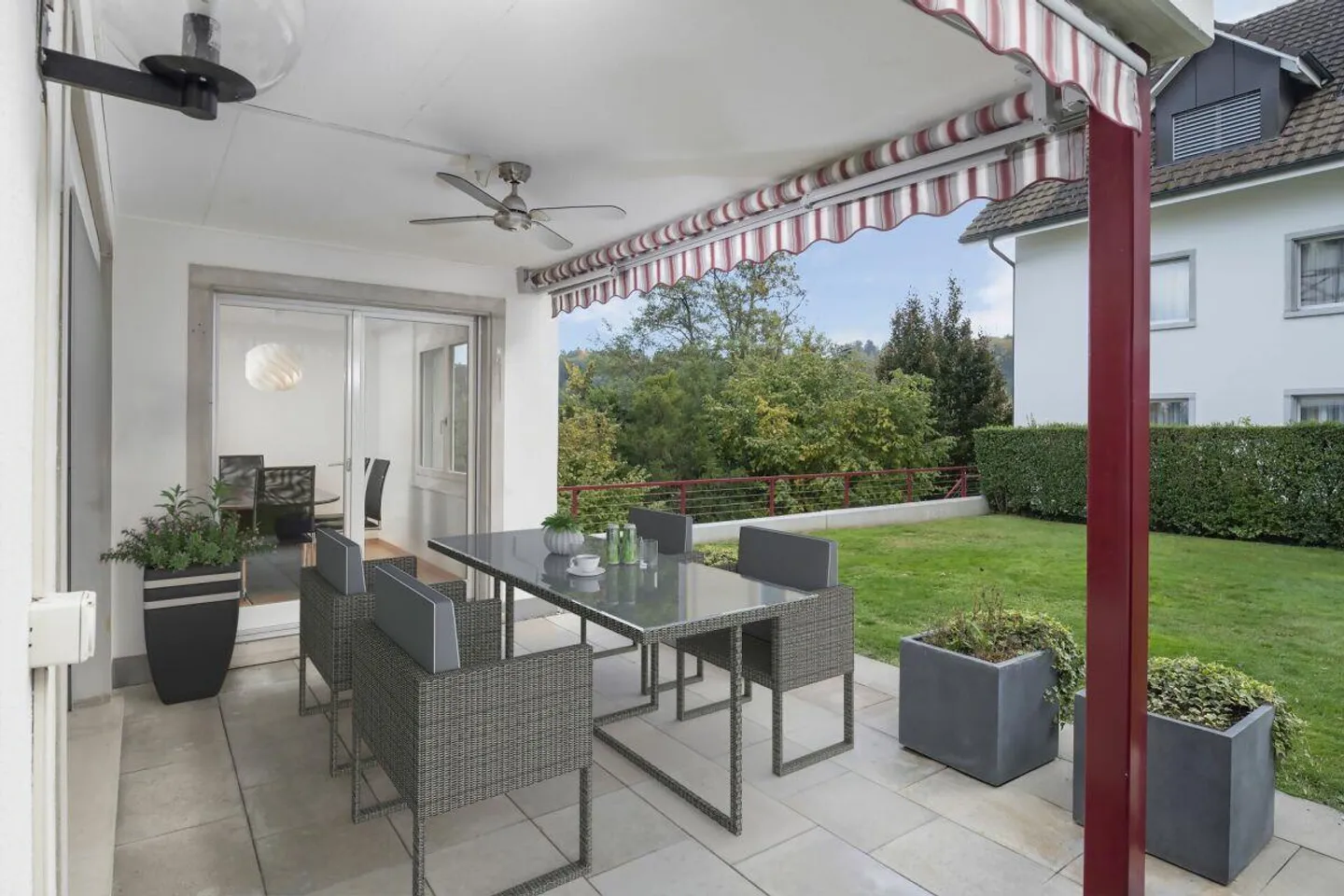 Living with certain advantages - Photo 2 of 12