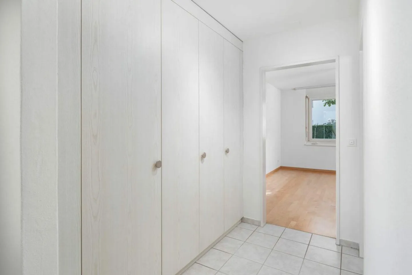 Living with certain advantages - Photo 5 of 12